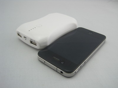 【深圳弼雷充科技供應(yīng)優(yōu)質(zhì)的各款智能手機(jī)移動電源 充電寶】價格,廠家,圖片,應(yīng)急電源/EPS,深圳市弼雷充科技-